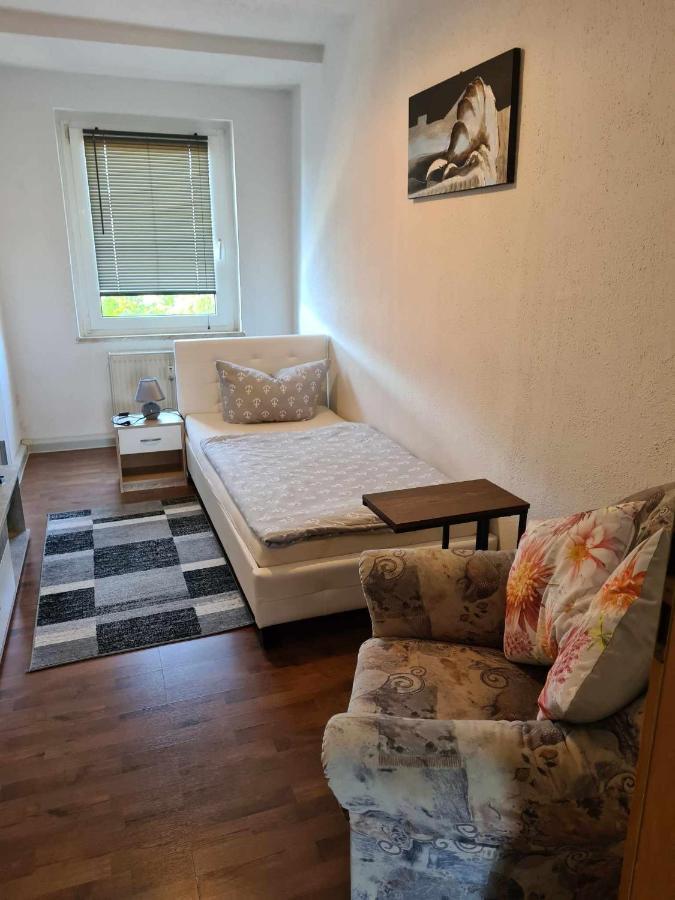 צוויקאו Kleine Wohnung Fuer Monteure Und Dienstreisen מראה חיצוני תמונה